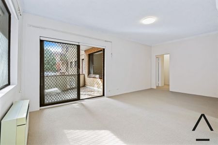 Freshly Renovated Two Bedroom Unit - Photo 5