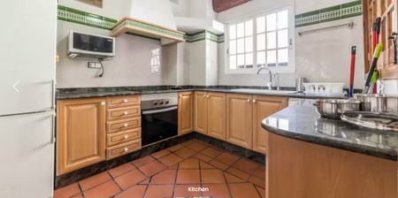 Carrer de les Danses, Valencia, Valencian Community 46001 - Photo 3