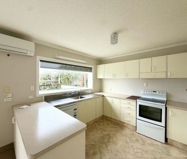 Comfortable Two-Bedroom Home - Photo 6