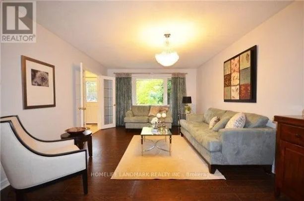 55 WADDINGTON CRESCENT - Photo 1