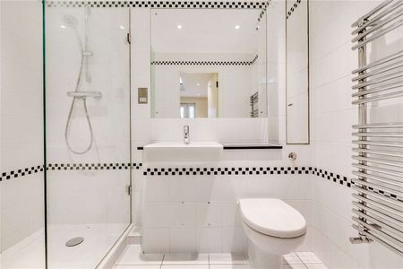 A modern one bedroom home located in a gated mews. - Photo 5