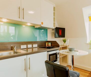 Top Floor Classic Studio - Photo 3