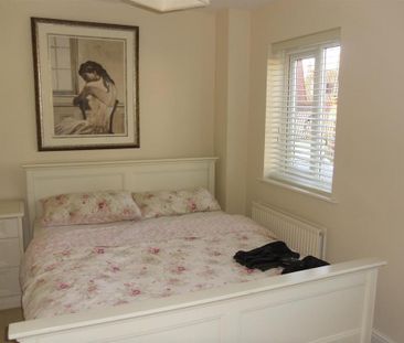 2 bedroom end of terrace house to rent - Photo 5