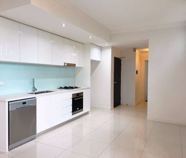 RIGHT IN HEART OF CARLINGFORD! - Photo 3