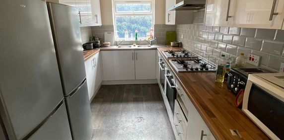 Lower Ford Street Room 6 - Photo 2