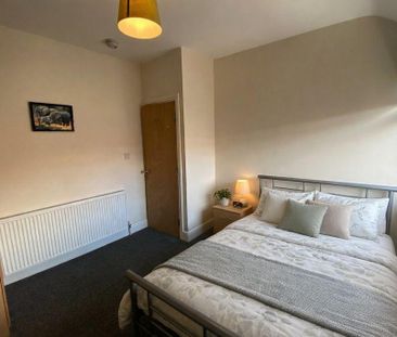 1 bedroom in a house share to rent - Photo 4
