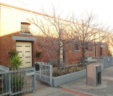15 Industry Lane, Coburg - Photo 4
