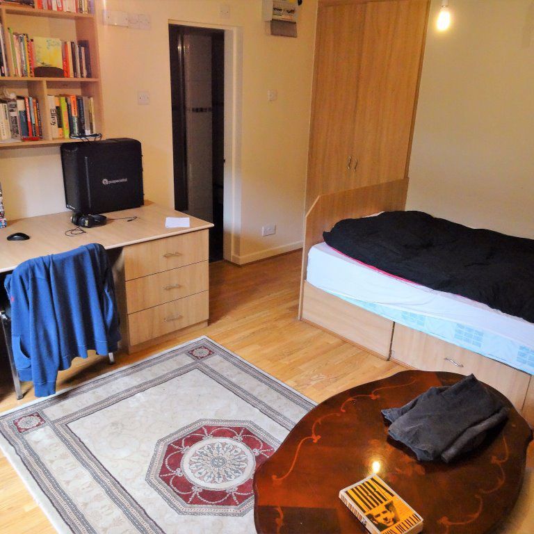 1 bedroom Studio in Flat 19, Leeds - Photo 1