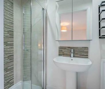 Apt 1 HWD, 124 High Street, Holywood, BT18 9HW - Photo 2
