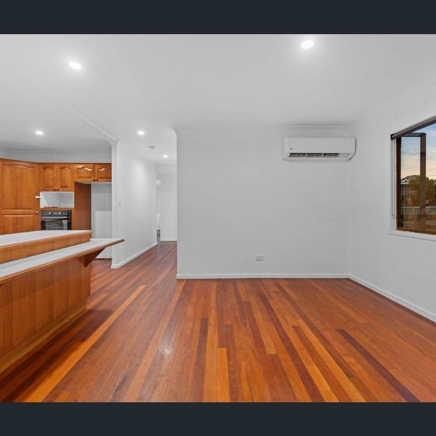 Huge Dual Family Home Bracken Ridge Hights - Photo 1