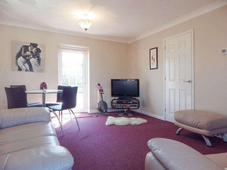 2 bedroom terraced house to rent - Photo 2