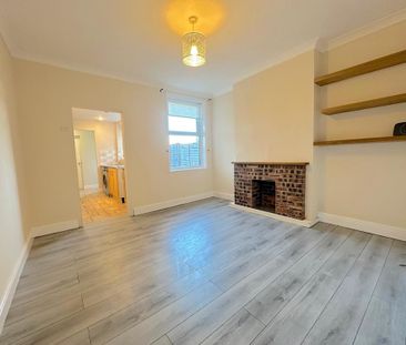 2 bedroom semi-detached house to rent - Photo 6