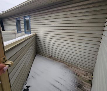 518 Lisgar Street - Photo 1