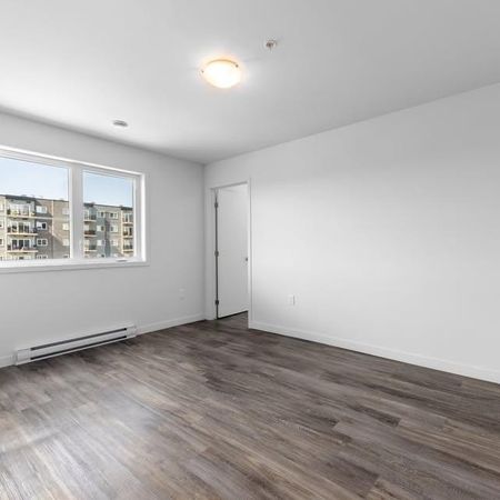 2 chambres à coucher 1 salle de bain Appartement - Photo 4