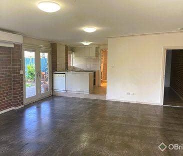 Bills included! - Photo 1