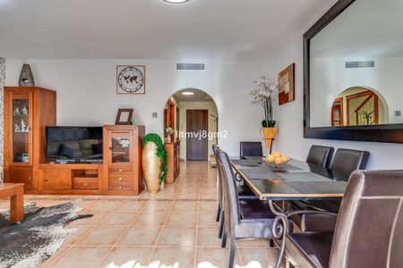 Townhouse in Calahonda - Photo 3