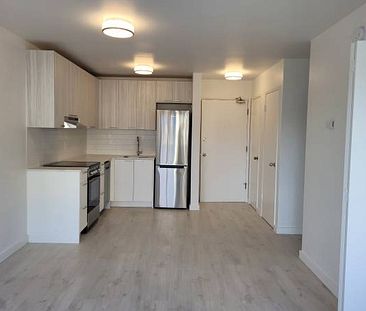 Jr 1 BR near English Bay and Stanley Park - Photo 1