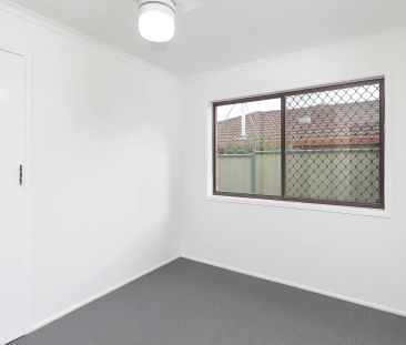 Great Family Home! Fresh Paint, Carpets and New Blinds! - Photo 4