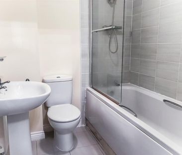 3 bedroom detached house to rent - Photo 4