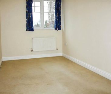 3 bedroom end of terrace house to rent - Photo 3