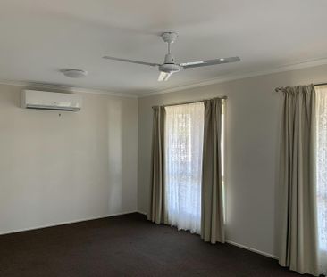 LOWSET FAMILY FRIENDLY HOME IN CLINTON - Photo 3