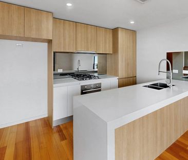 Stylish Townhouse Living in the Heart of Moonee Ponds - Photo 5