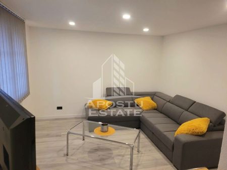 Casa desfasurata pe doua niveluri,zona Podgoria - Fotografie 2