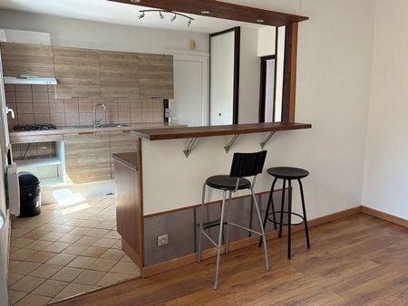 Location Appartement 2 pièces 51m² - Photo 2