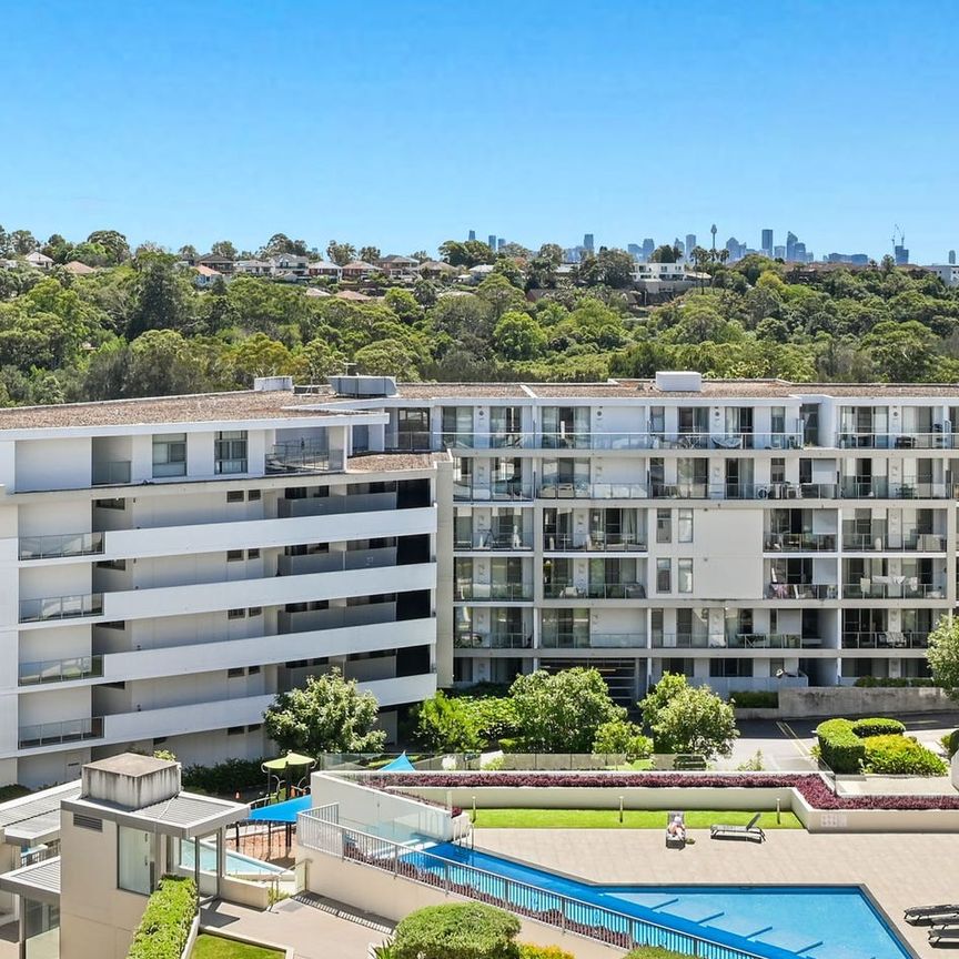 Spacious 3-Bedroom Apartment in Genesis Complex - Photo 1
