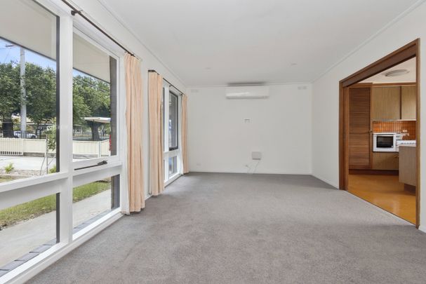94 Mundy Street, Kennington VIC 3550 - House For Rent | Domain - Photo 1