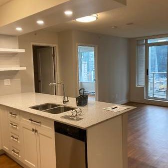 Elevator, Pet-Free, 1/bd 1/ba - Photo 1