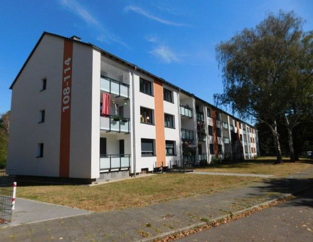 Sehr schöne, bezugsfertige 3-Zimmerwohnung im 2. OG mit Balkon in ruhiger Umgebung... - Photo 1