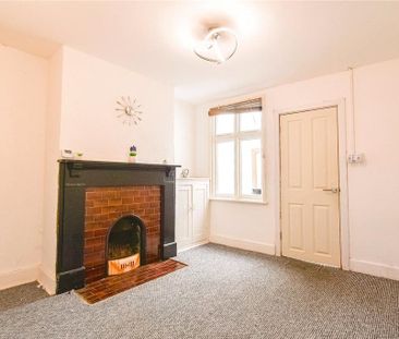 2 bedroom terraced house to rent - Photo 3