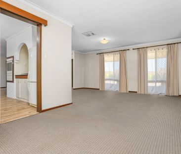 24 Tangney Crescent, Kardinya. - Photo 1