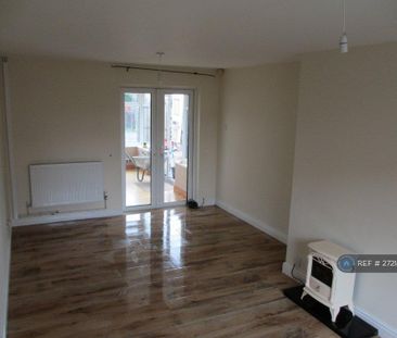 3 bedroom terraced house to rent - Photo 2