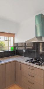 Light-Filled One-Bedroom Granny Flat - Photo 3