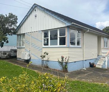 Large 3 Bedroom Home - Photo 5