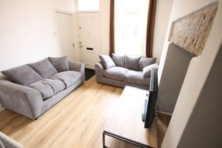 5 bedroom terraced house to rent - Photo 2