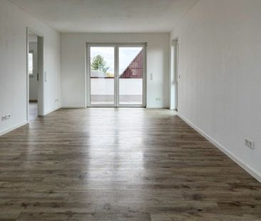 Dachgeschosswohnung mit Aufzug und Balkon in Schwitten - Photo 1