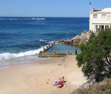 Stylish Beach Pad In Character Art Deco Block - Photo 5