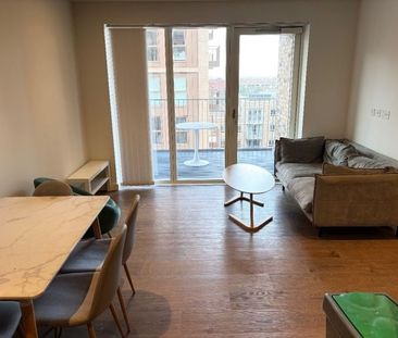 2 Bed Flat, Very Near Mary Neuner Road Area, N8 - Photo 2