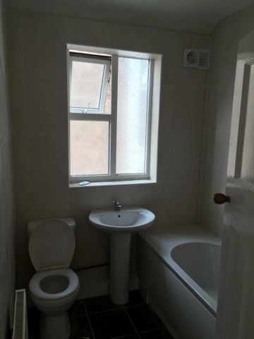 1 bedroom property to rent - Photo 4