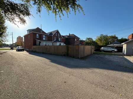 For Lease - 163 Wentworth Street Unit# Main, Hamilton, Ontario - Photo 3