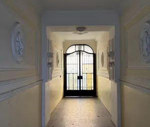 Absolute Rarität: Erstbezug, Hochwertig sanierter Altbau im 2. Bezrik - Foto 3
