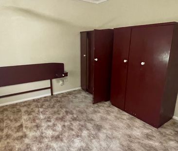 Prime Location! - Photo 4