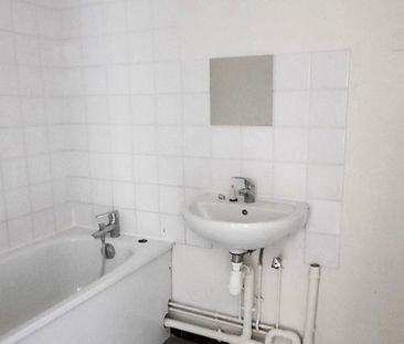 TOURS SUD – TYPE 3 au 17ème étage, Appartement idéalement situé, da... - Photo 3