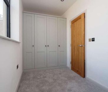 Union Road, Old Nat West Bank, SK22 - Photo 2