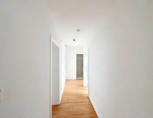 KREFELD-STADTMITTE: SCHÖNE 3-ZIMMER WOHNUNG ZU MIETEN! - Photo 1