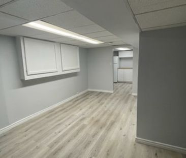 209 Dunlop St, D, Lower Barrie | $1400 per month | Plus Hydro - Photo 3