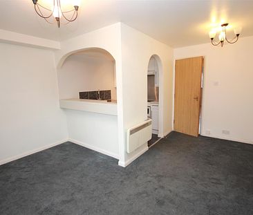 1 bedroom Apartment to let - Photo 2